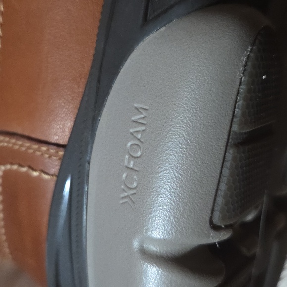 Johnston & Murphy Cognac/Tan Leather Chukka Boots